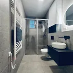Atrium 아파트